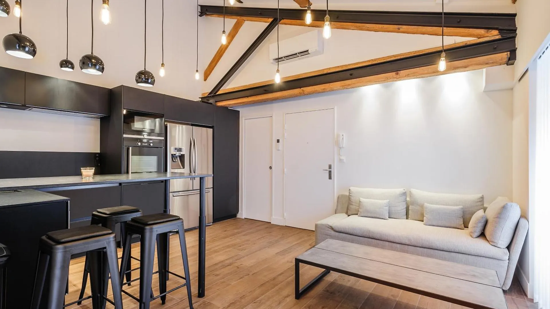 Mohom - Berges Du Rhone Apartment Lyon 0*,  France